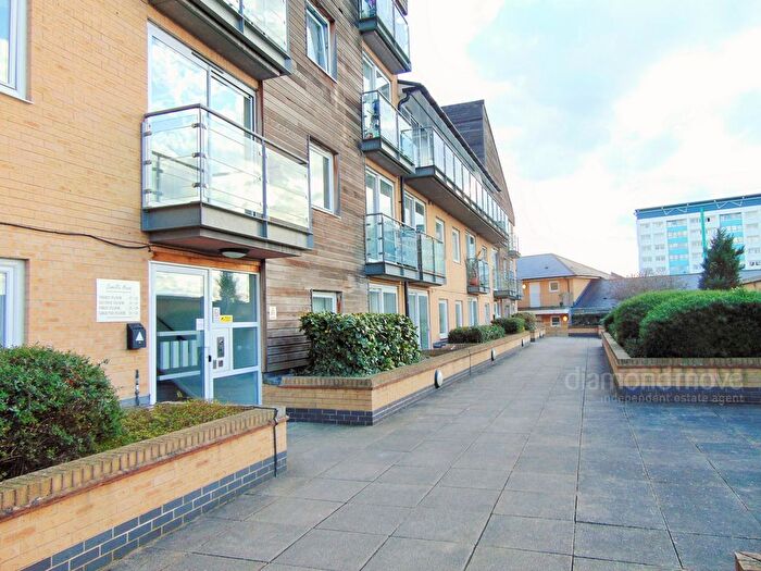 2 Bedroom Flat To Rent In Tilley Road, Feltham, TW13