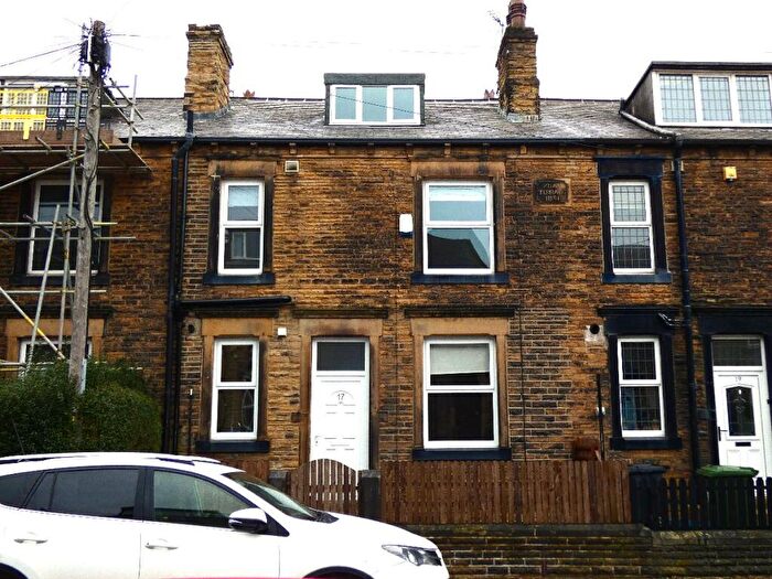 3 Bedroom Terraced House To Rent In Zoar Street, Morley, LS27
