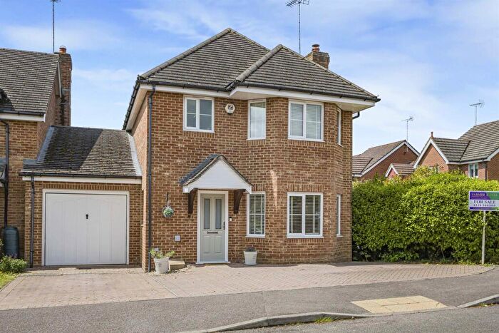 4 Bedroom Detached House For Sale In Abbottsleigh Gardens, Caversham, Reading, RG4
