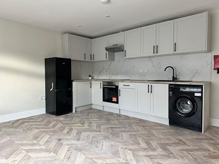 2 Bedroom Flat To Rent In Pembroke Rd, Shirehampton, Bristol, BS11