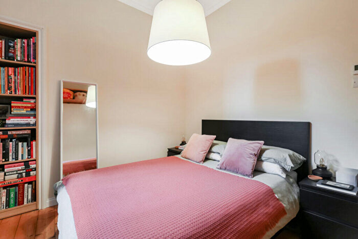 1 Bedroom Flat For Sale In / Bryson Road, Polwarth, Edinburgh, EH11