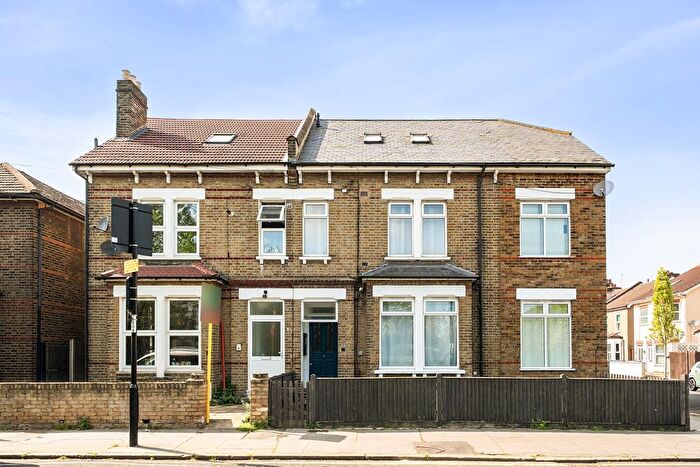 2 Bedroom Flat For Sale In Sydenham Road, Croydon, CR0
