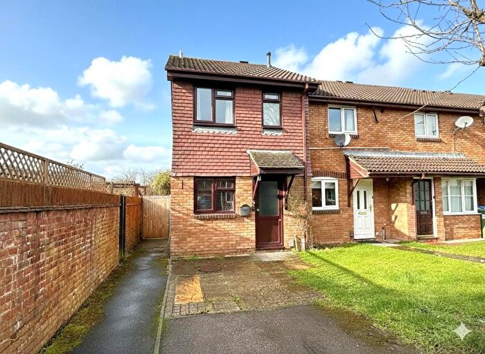 2 Bedroom End Of Terrace House For Sale In Knotgrass Road, Locks Heath, Southampton, SO31