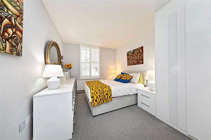 1 Bedroom Flat To Rent In Langdon Park, Teddington, TW11