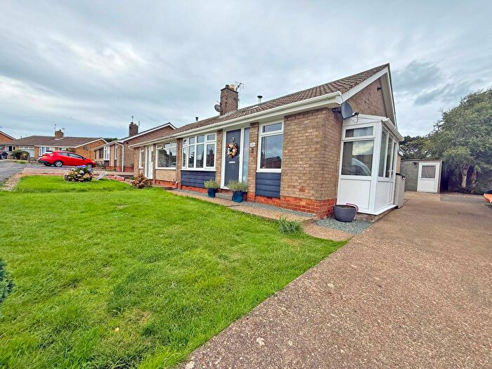 3 Bedroom Semi Detached Bungalow For Sale In Bradworth Drive, Osgodby, Scarborough, YO11