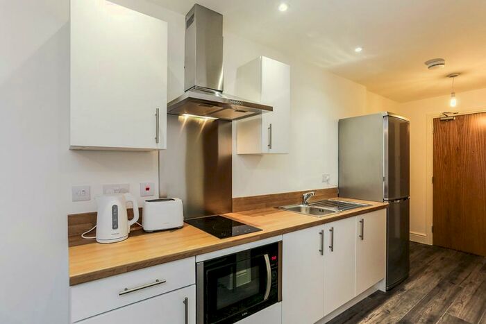 Apartment To Rent In Queen Street, Sheffield, S1