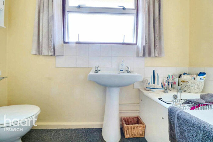 3 Bedroom End Of Terrace House For Sale In Agate Close, Ipswich, IP1