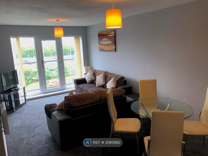 2 Bedroom Flat To Rent In Ladywell Point, Salford, M50