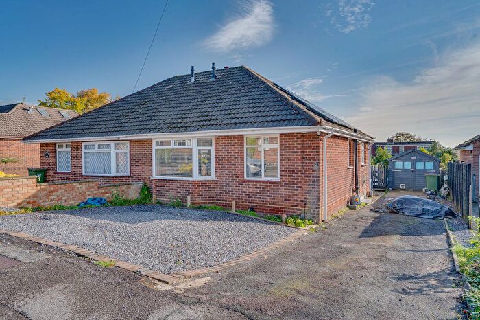 2 Bedroom Semi-detached Bungalow For Sale In Roselands Close, Fair Oak, SO50
