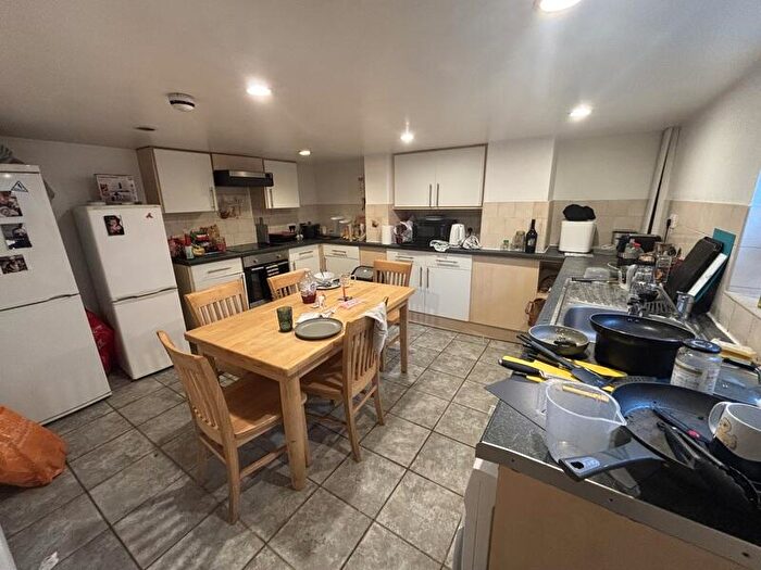5 Bedroom Terraced House To Rent In Quarry Place, Woodhouse, Leeds, LS6
