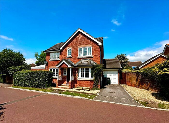 3 Bedroom Detached House For Sale In Vitre Gardens, Lymington, Hampshire, SO41