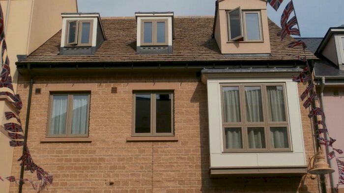 2 Bedroom Flat To Rent In Marriotts Walk, Witney, Oxon, OX28