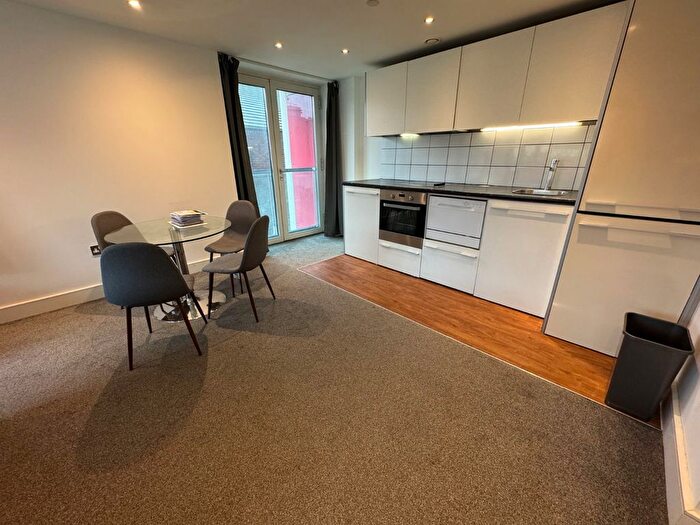 2 Bedroom Flat To Rent In Huntingdon Street, Nottingham, Nottinghamshire, NG1