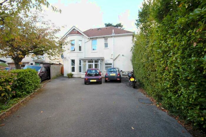 2 Bedroom Flat To Rent In Bed Ground Floor Flat In Meyrick Park - Rushton, BH3