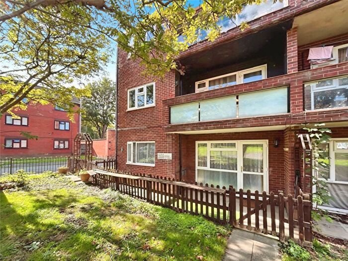 1 Bedroom Flat For Sale In Freehold Street, Loughborough, Leicestershire, LE11