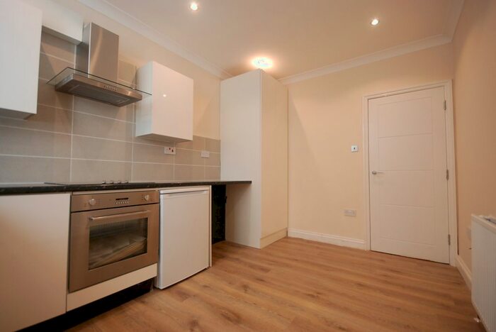 Studio To Rent In Hornsey Road, London, N7