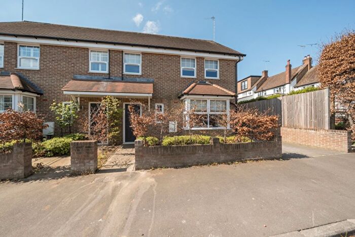 3 Bedroom Semi-Detached House To Rent In Willoughby Road, Harpenden, AL5