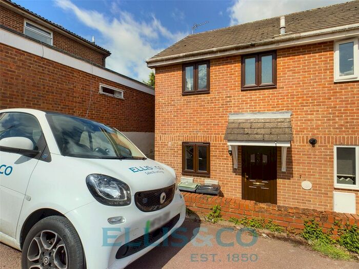 2 Bedroom End Of Terrace House To Rent In St Mary's Road, Tonbridge, Kent, TN9