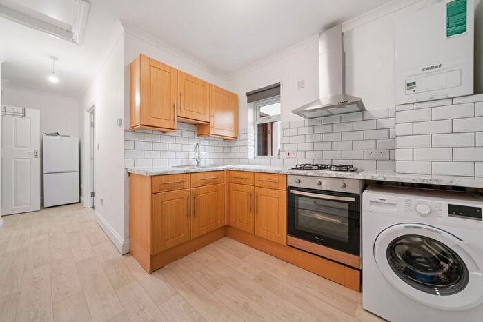 1 Bedroom Flat To Rent In Chale Road, London, SW2
