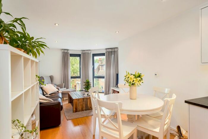 1 Bedroom Flat To Rent In Fletcher Road, London, W4