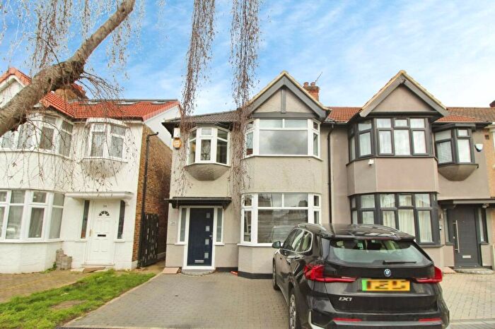 3 Bedroom End Of Terrace House To Rent In Kingsmead Avenue, Romford, Essex, RM1