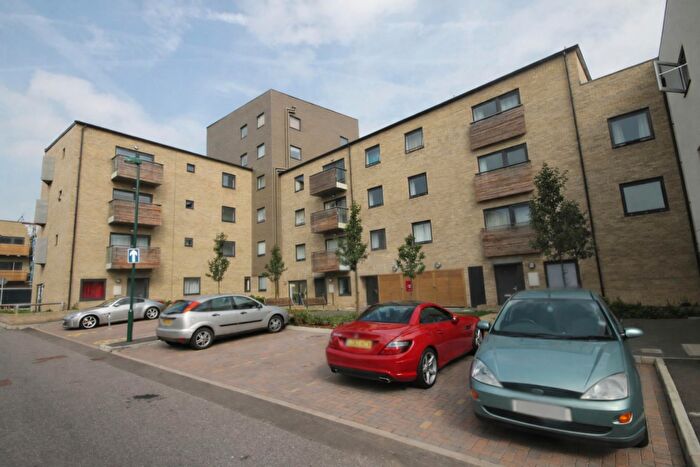2 Bedroom Apartment For Sale In Baywillow Avenue, Carshalton, SM5