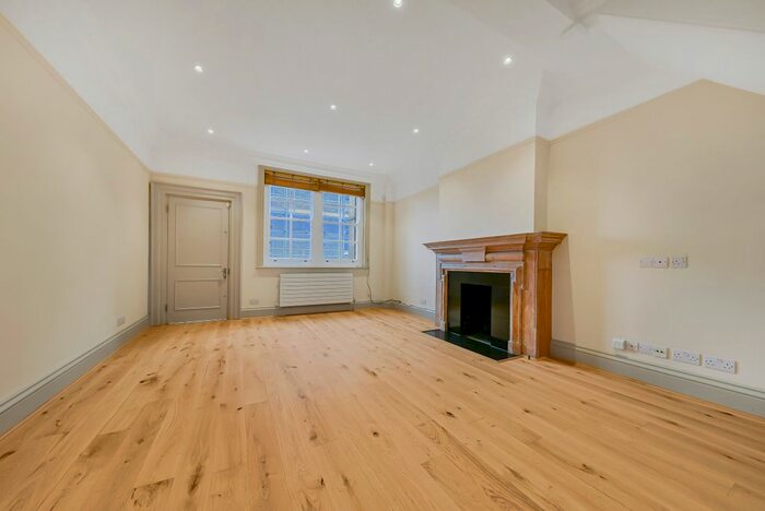 4 Bedroom Flat To Rent In Kensington High Street, London, W8