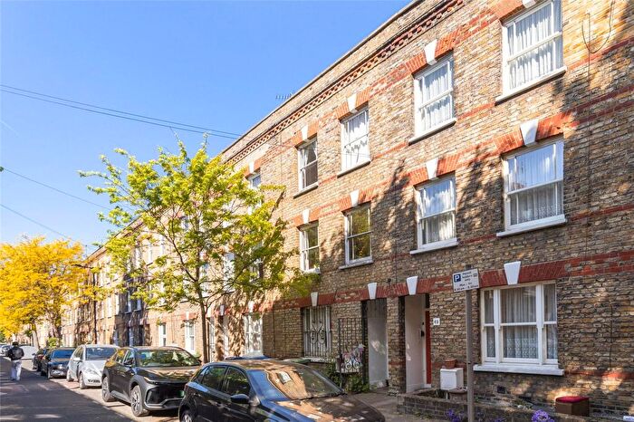 3 Bedroom Terraced House For Sale In Henshaw Street, London, SE17