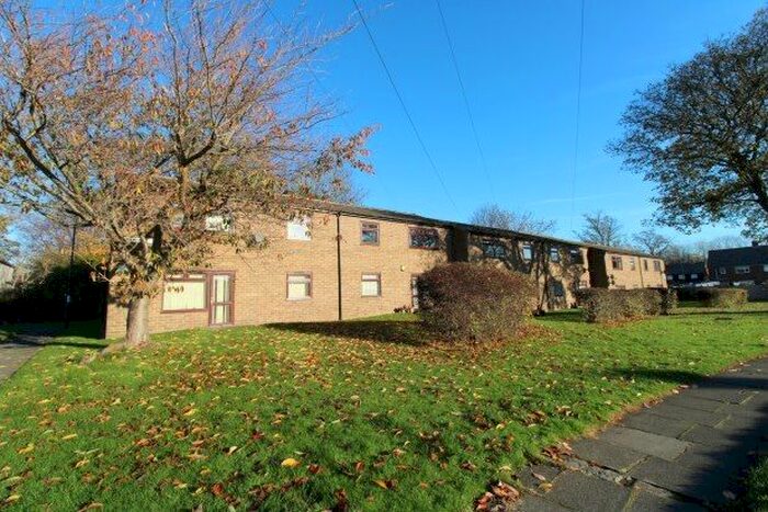 2 Bedroom Flat To Rent In Mclennan Court, Washington NE38