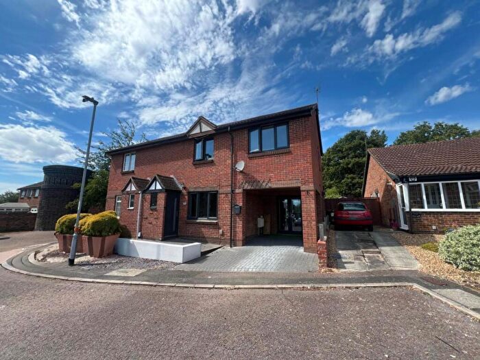 4 Bedroom Semi-Detached House For Sale In Yeoman Meadow, East Hunsbury, Northampton, NN4