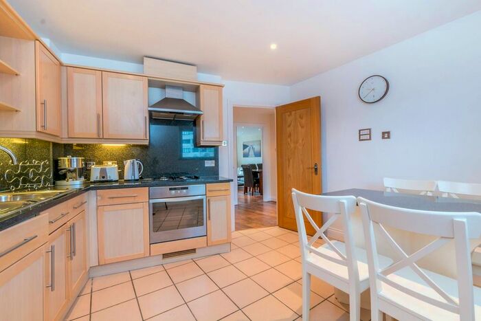 2 Bedroom Flat To Rent In Palgrave Gardens, Baker Street, London, NW1