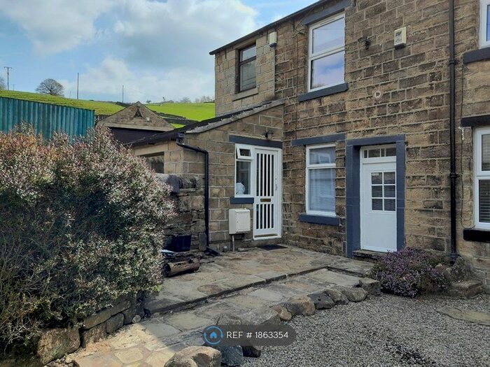 2 Bedroom End Of Terrace House To Rent In Halifax Road, Keighley, BD21