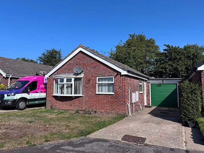 2 Bedroom Detached Bungalow To Rent In Barwell Grove, Emsworth, PO10