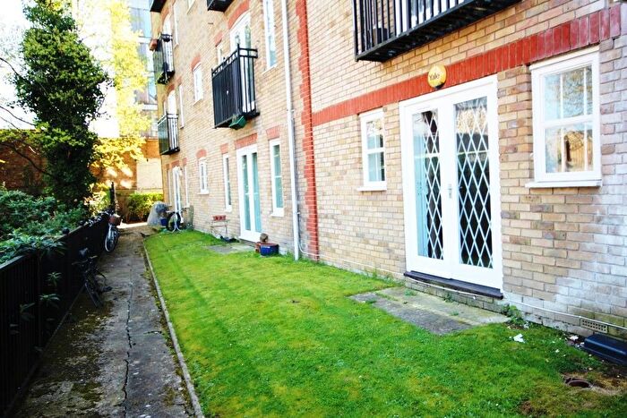 3 Bedroom Flat To Rent In Kent Wharf, Laburnum Street, Hackney, E2