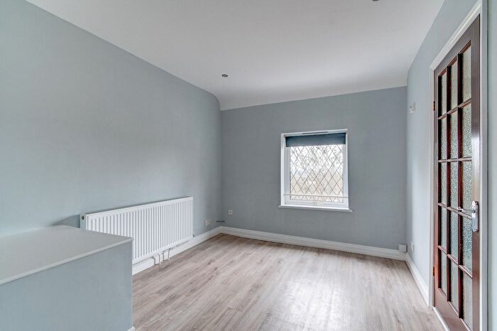 1 Bedroom Maisonette To Rent In Mount Pleasant, Southcrest, Redditch, Worcestershire, B97