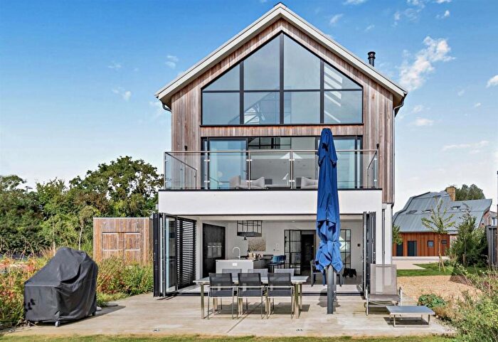 5 Bedroom Detached House For Sale In Somerford Keynes, GL7