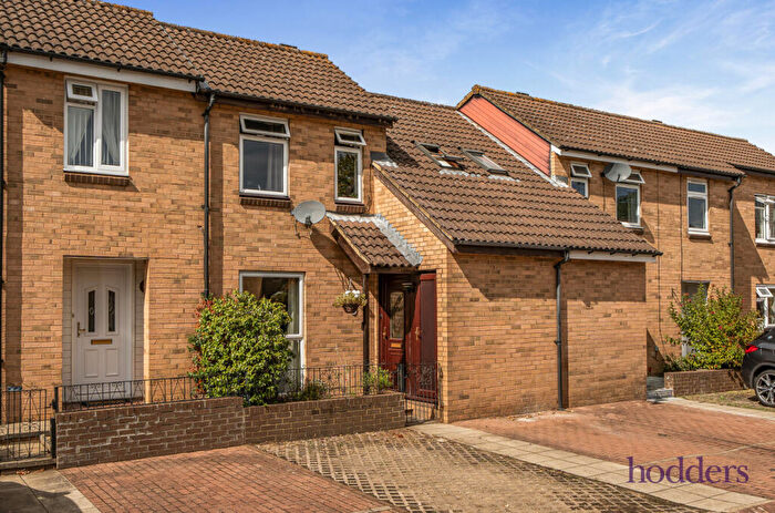 3 Bedroom Terraced House For Sale In Addlestone, Surrey, KT15