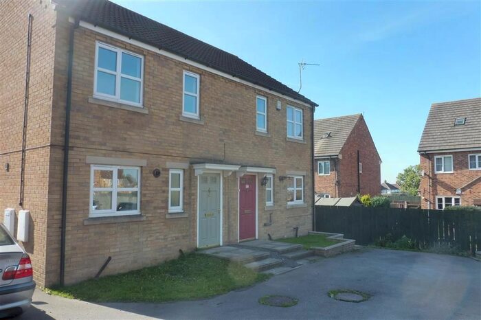 3 Bedroom Semi-Detached House To Rent In Temple Road, Scunthorpe, DN17
