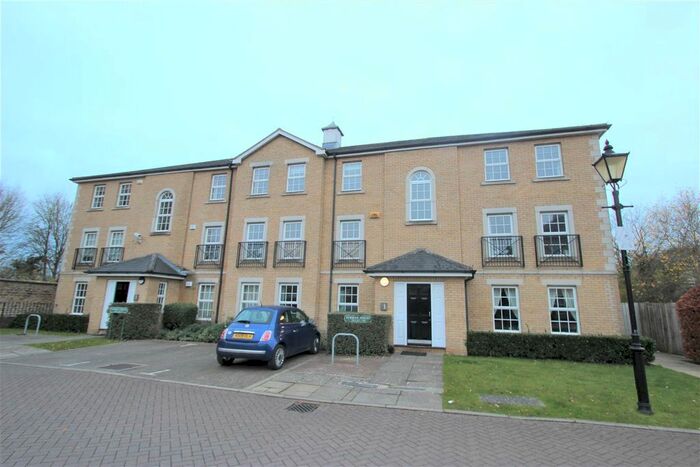 2 Bedroom Flat To Rent In Surman House, Mandelbrote Drive, Oxford OX4