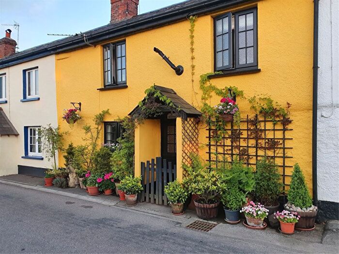 3 Bedroom Terraced House For Sale In Holemoor, Bradford, Holsworthy, EX22