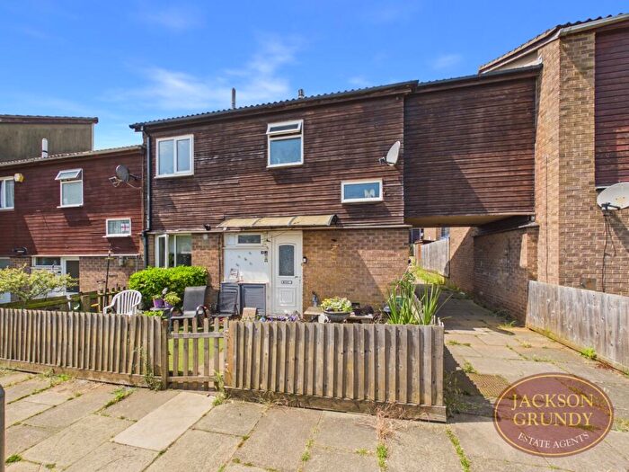 4 Bedroom Terraced House For Sale In Booth Meadow Court, Thorplands, NN3