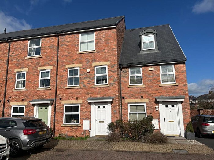 4 Bedroom Town House For Sale In Barrington Close, Durham, County Durham, DH1
