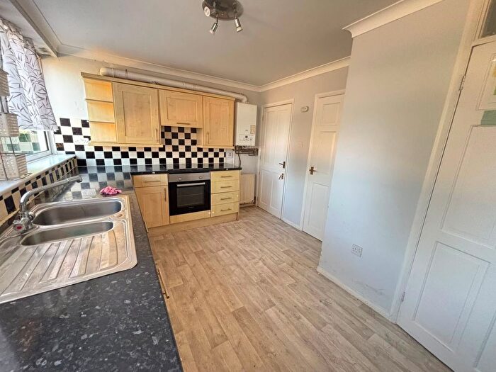 2 Bedroom Flat To Rent In Green Gables, Sutton Coldfield, B74