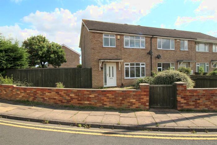 3 Bedroom End Of Terrace House To Rent In Sanctuary Way, Grimsby, DN37