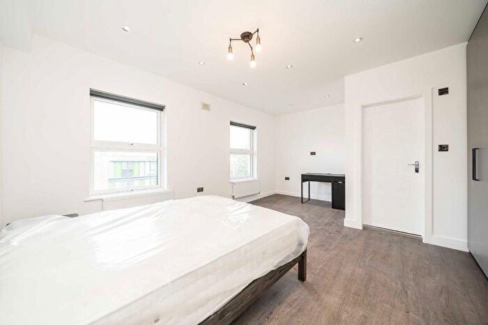 5 Bedroom Property To Rent In Killyon Terrace, Clapham, SW8