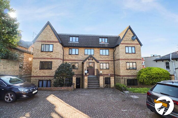 1 Bedroom Flat For Sale In Lower Park Road, Belvedere, DA17