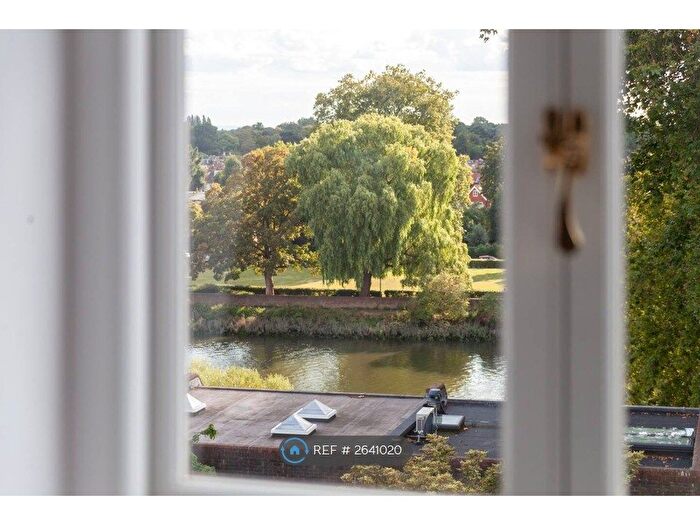 3 Bedroom Maisonette To Rent In Hill Rise, Richmond, TW10