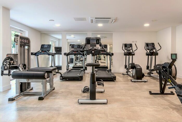 2 Bedroom Flat To Rent In Well Farm Road Whyteleafe, CR3