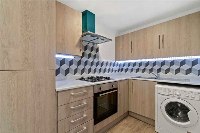 2 Bedroom Apartment To Rent In Clifton Place, Plymouth, PL4