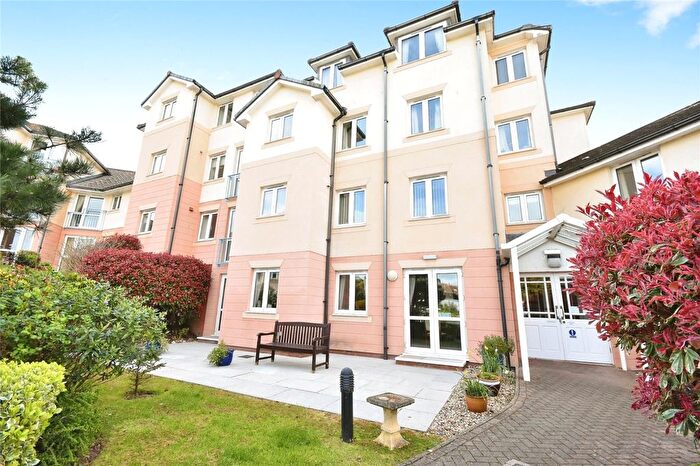 1 Bedroom Flat For Sale In Admirals Court, Exmouth, EX8